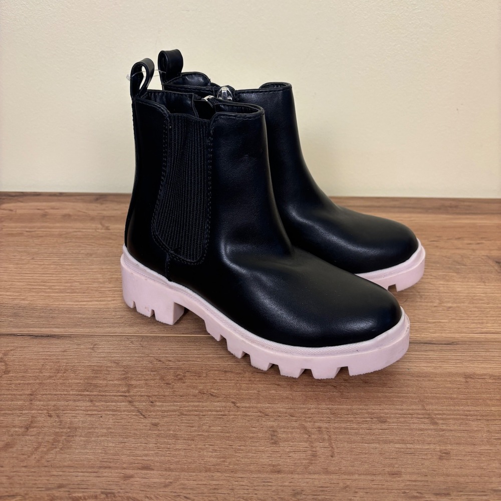 MARC FISHER Neely Chelsea Ankle Boots Black Kids Size 11 Lug Sole Side Zipper